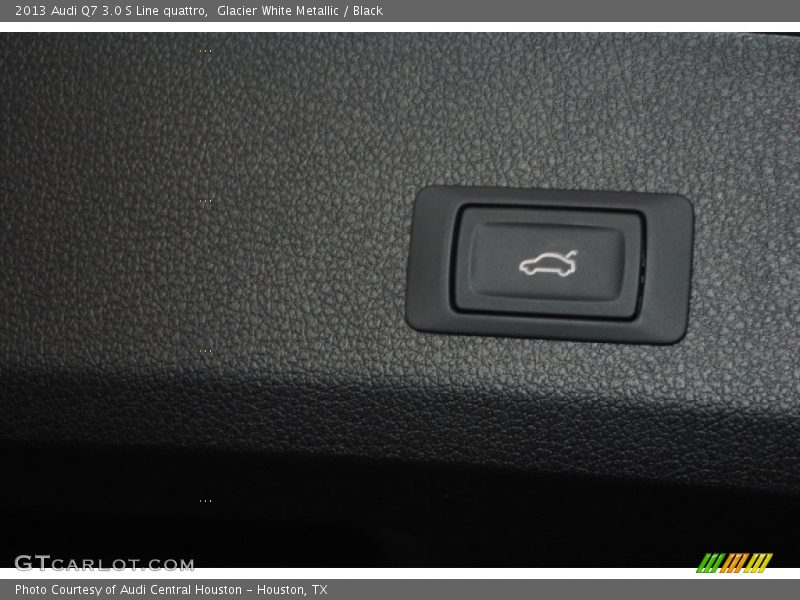 Glacier White Metallic / Black 2013 Audi Q7 3.0 S Line quattro
