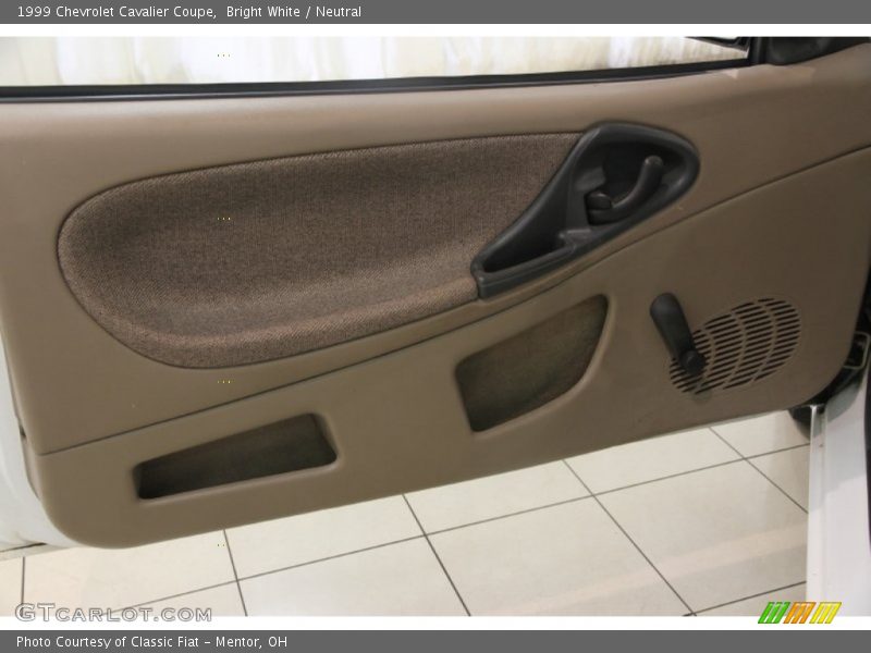 Bright White / Neutral 1999 Chevrolet Cavalier Coupe