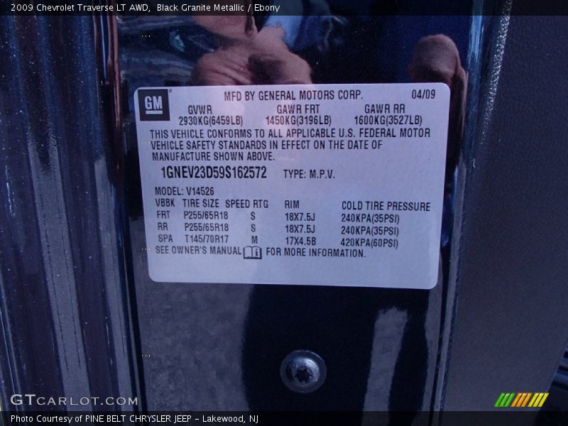 Black Granite Metallic / Ebony 2009 Chevrolet Traverse LT AWD