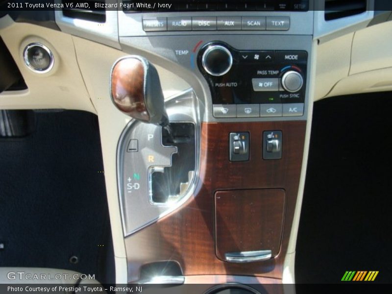 Blizzard Pearl White / Ivory 2011 Toyota Venza V6 AWD