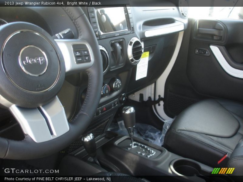 Bright White / Black 2013 Jeep Wrangler Rubicon 4x4