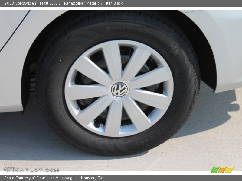 Reflex Silver Metallic / Titan Black 2013 Volkswagen Passat 2.5L S