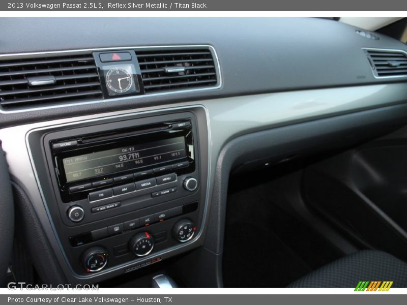 Reflex Silver Metallic / Titan Black 2013 Volkswagen Passat 2.5L S