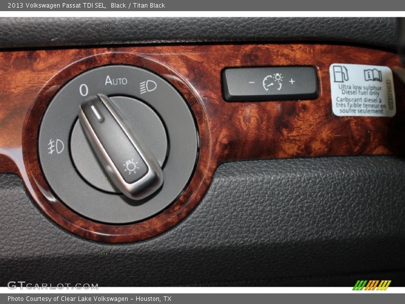 Black / Titan Black 2013 Volkswagen Passat TDI SEL