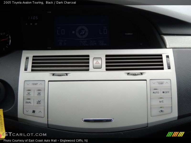 Black / Dark Charcoal 2005 Toyota Avalon Touring