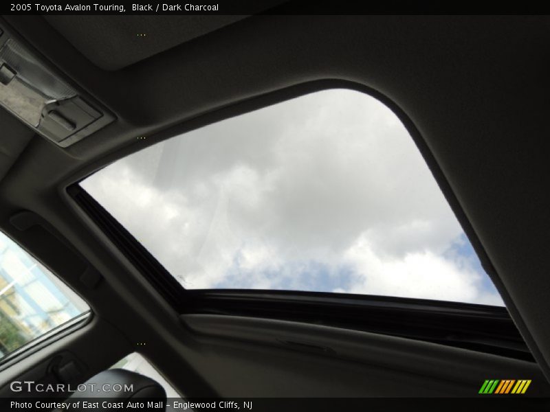 Black / Dark Charcoal 2005 Toyota Avalon Touring