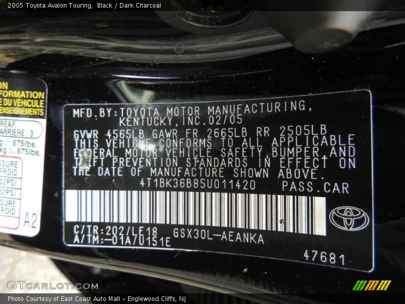 Black / Dark Charcoal 2005 Toyota Avalon Touring