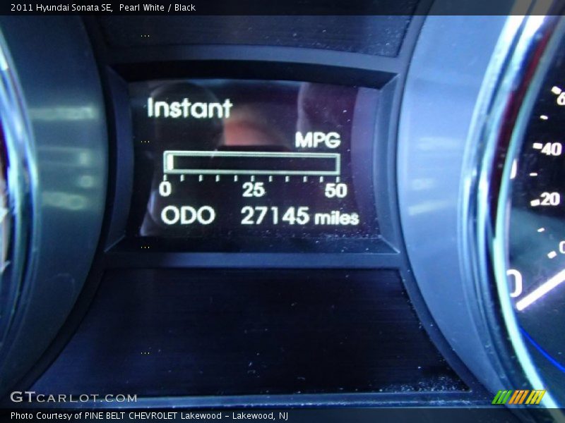 Pearl White / Black 2011 Hyundai Sonata SE