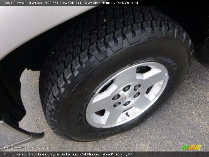 Silver Birch Metallic / Dark Charcoal 2004 Chevrolet Silverado 1500 Z71 Crew Cab 4x4