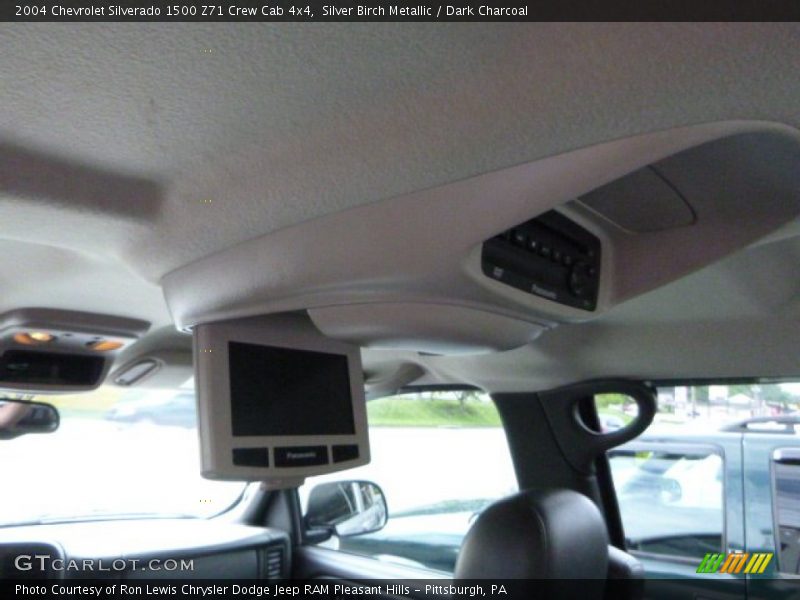 Silver Birch Metallic / Dark Charcoal 2004 Chevrolet Silverado 1500 Z71 Crew Cab 4x4