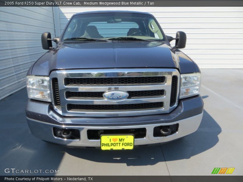 Medium Wedgewood Blue Metallic / Tan 2005 Ford F250 Super Duty XLT Crew Cab