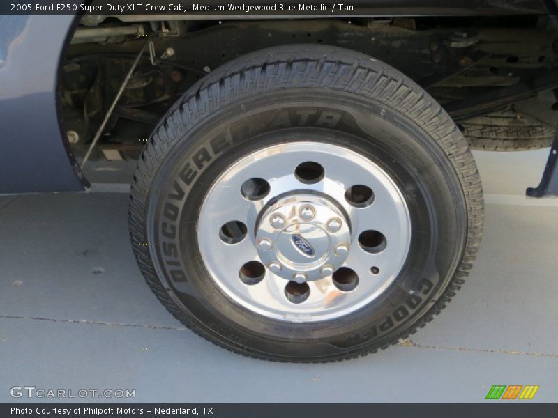Medium Wedgewood Blue Metallic / Tan 2005 Ford F250 Super Duty XLT Crew Cab