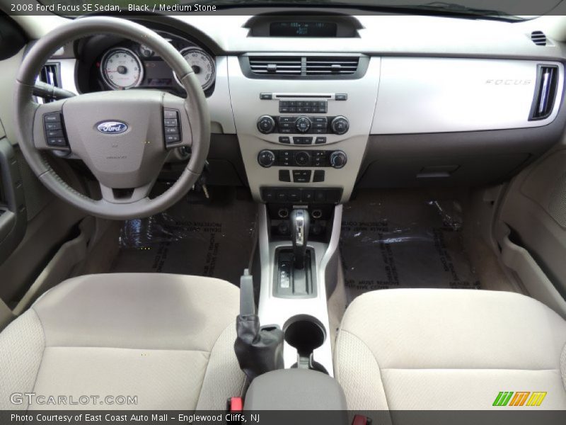 Black / Medium Stone 2008 Ford Focus SE Sedan