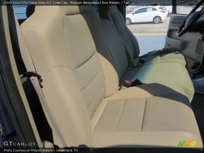Medium Wedgewood Blue Metallic / Tan 2005 Ford F250 Super Duty XLT Crew Cab