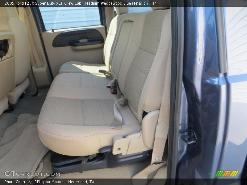 Medium Wedgewood Blue Metallic / Tan 2005 Ford F250 Super Duty XLT Crew Cab