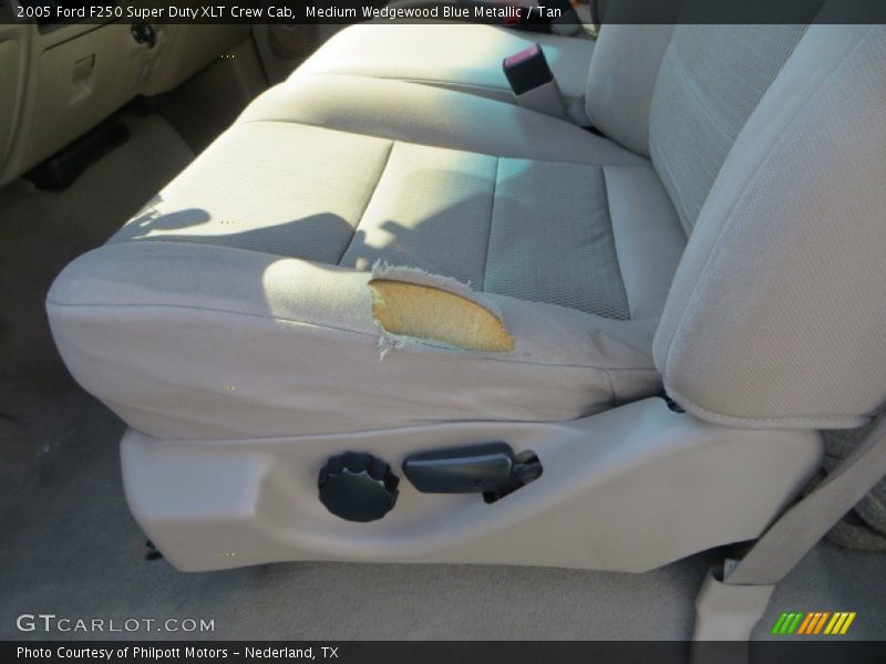 Medium Wedgewood Blue Metallic / Tan 2005 Ford F250 Super Duty XLT Crew Cab