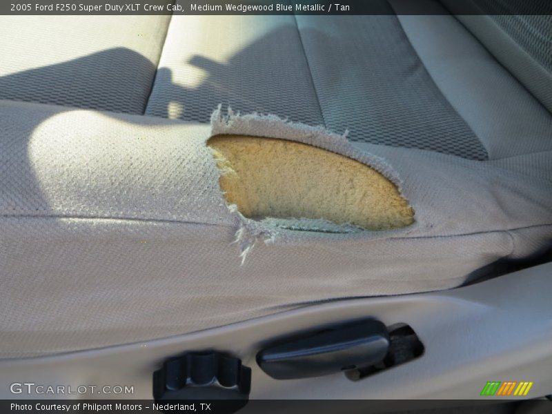 Medium Wedgewood Blue Metallic / Tan 2005 Ford F250 Super Duty XLT Crew Cab