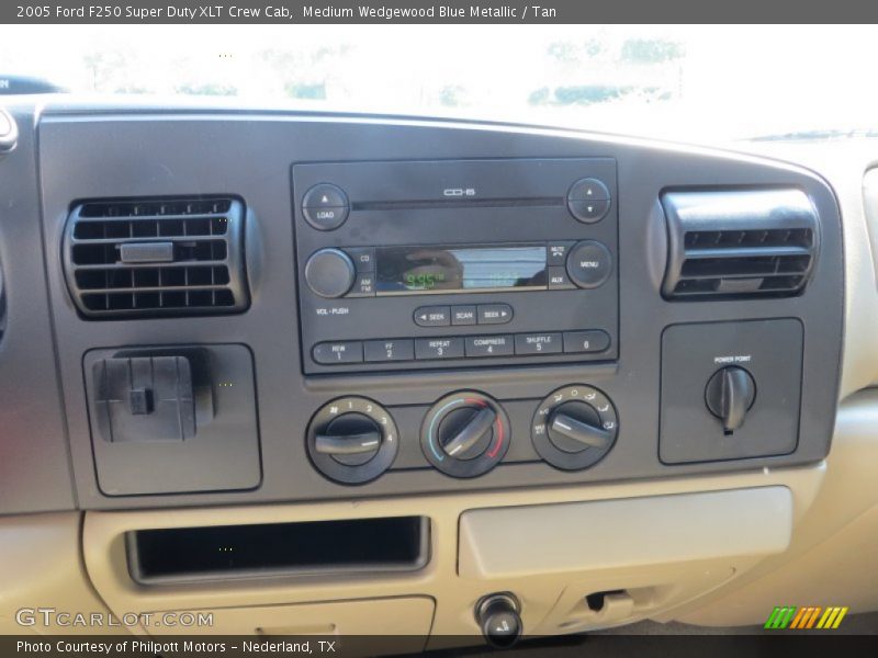 Medium Wedgewood Blue Metallic / Tan 2005 Ford F250 Super Duty XLT Crew Cab