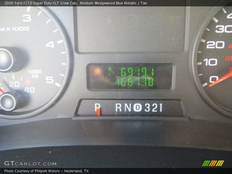 Medium Wedgewood Blue Metallic / Tan 2005 Ford F250 Super Duty XLT Crew Cab