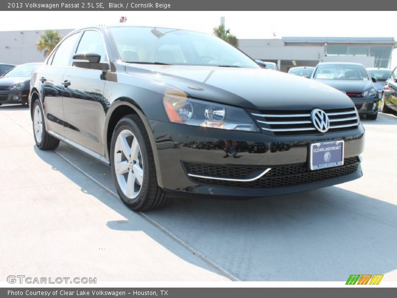 Black / Cornsilk Beige 2013 Volkswagen Passat 2.5L SE