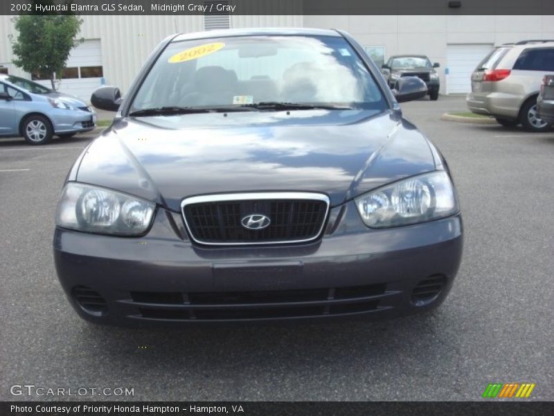 Midnight Gray / Gray 2002 Hyundai Elantra GLS Sedan