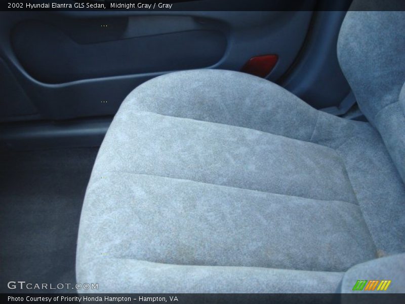 Midnight Gray / Gray 2002 Hyundai Elantra GLS Sedan