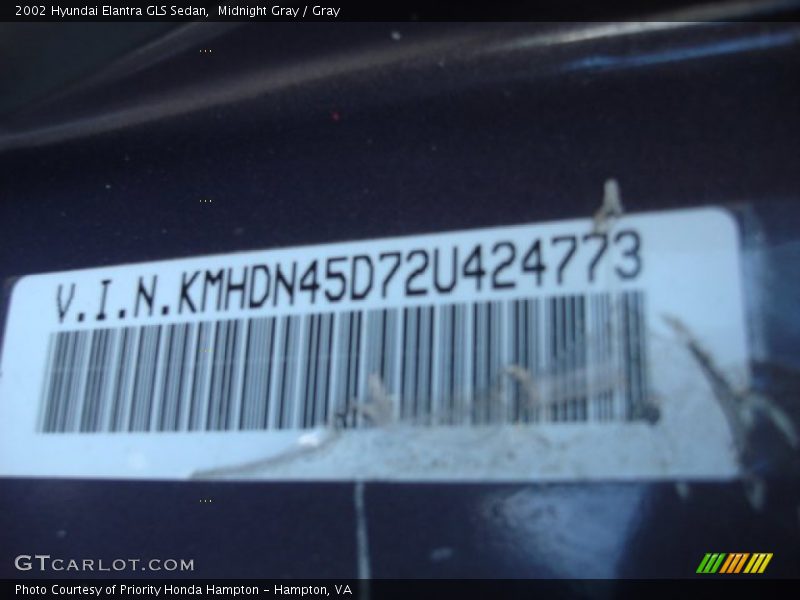 Midnight Gray / Gray 2002 Hyundai Elantra GLS Sedan