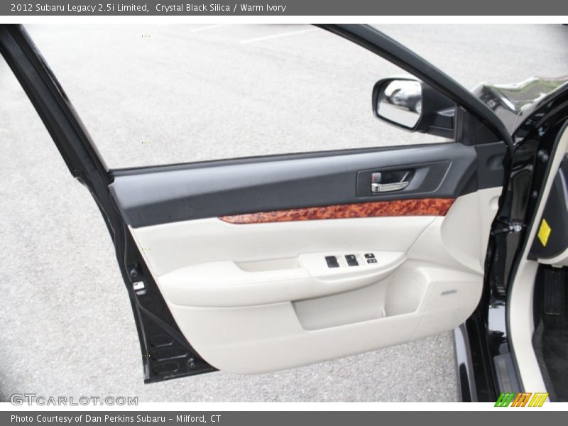 Crystal Black Silica / Warm Ivory 2012 Subaru Legacy 2.5i Limited