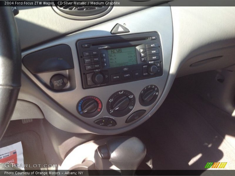 CD Silver Metallic / Medium Graphite 2004 Ford Focus ZTW Wagon