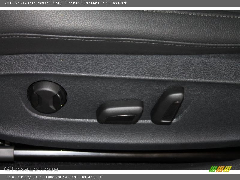 Tungsten Silver Metallic / Titan Black 2013 Volkswagen Passat TDI SE