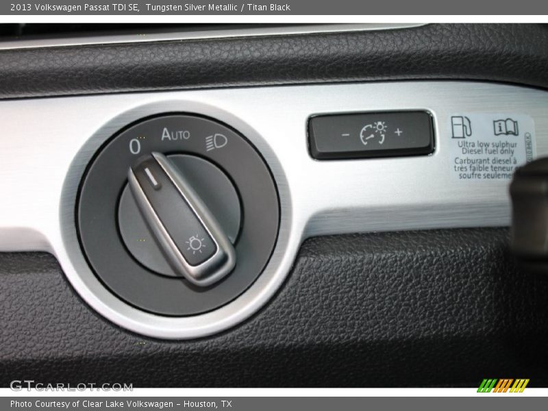 Tungsten Silver Metallic / Titan Black 2013 Volkswagen Passat TDI SE