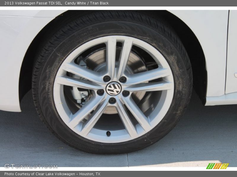 Candy White / Titan Black 2013 Volkswagen Passat TDI SEL