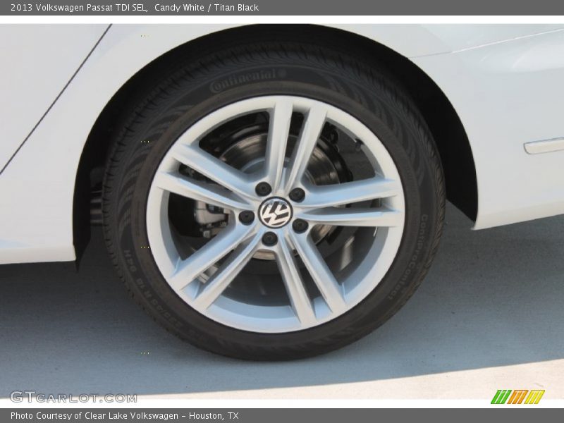 Candy White / Titan Black 2013 Volkswagen Passat TDI SEL