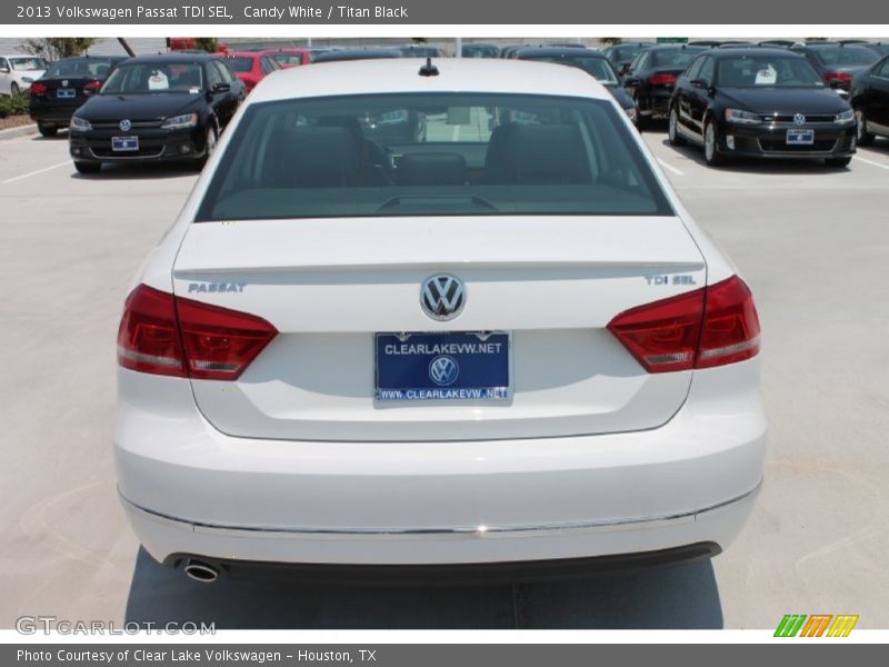 Candy White / Titan Black 2013 Volkswagen Passat TDI SEL
