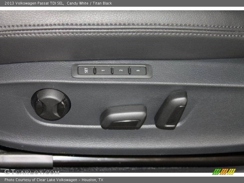 Candy White / Titan Black 2013 Volkswagen Passat TDI SEL