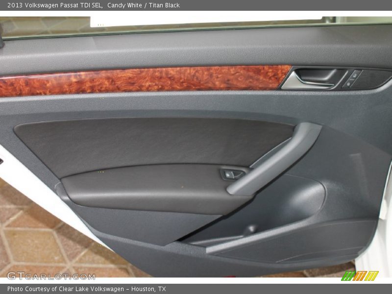 Candy White / Titan Black 2013 Volkswagen Passat TDI SEL