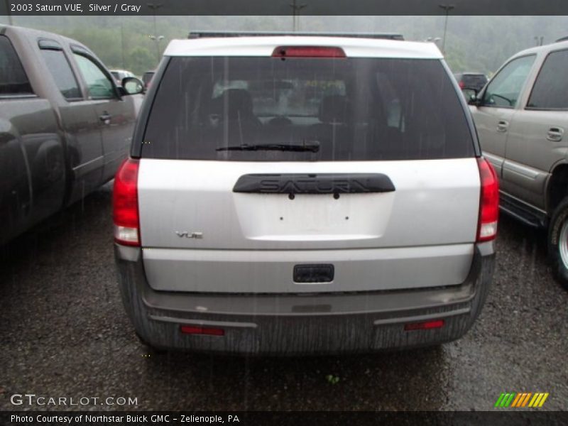 Silver / Gray 2003 Saturn VUE