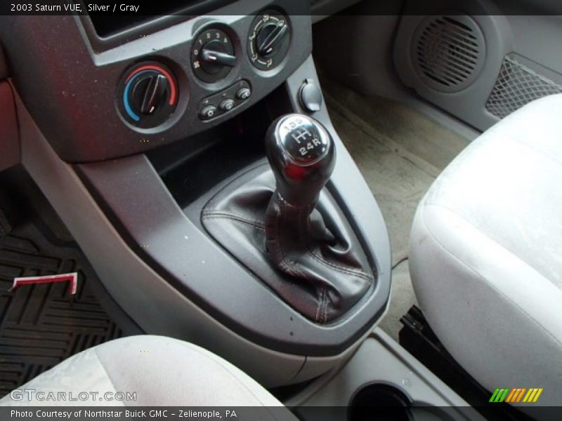Silver / Gray 2003 Saturn VUE