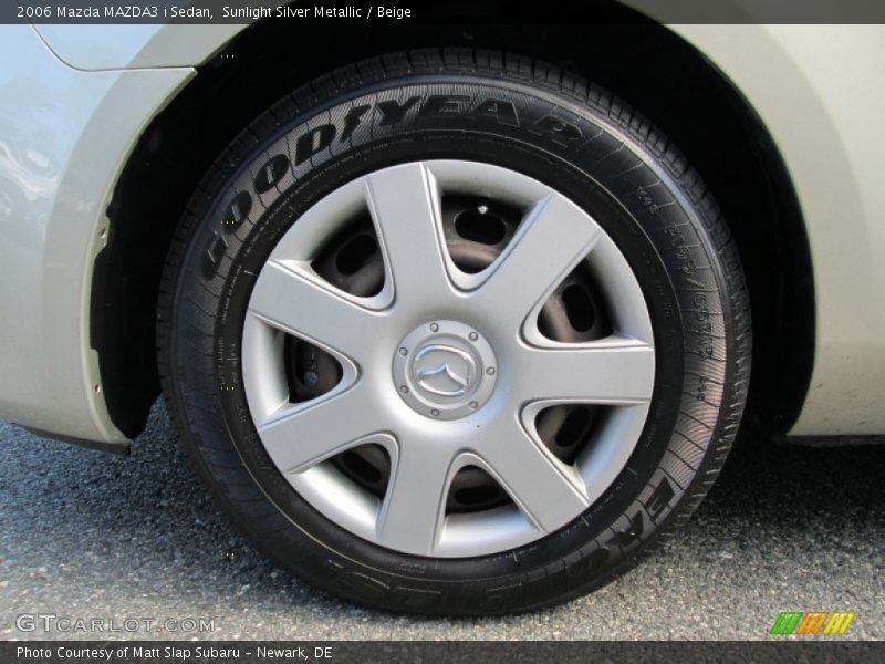  2006 MAZDA3 i Sedan Wheel