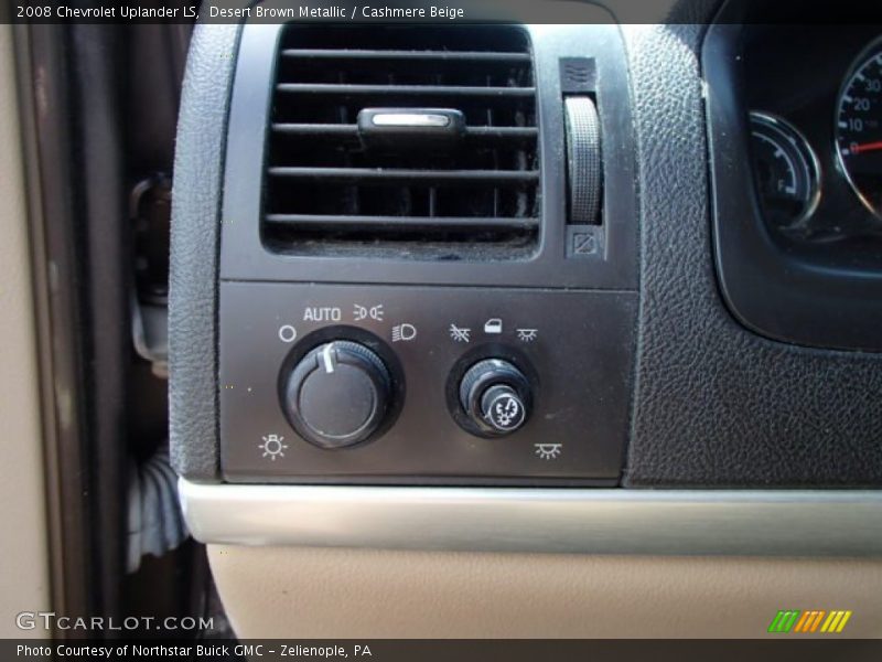 Desert Brown Metallic / Cashmere Beige 2008 Chevrolet Uplander LS