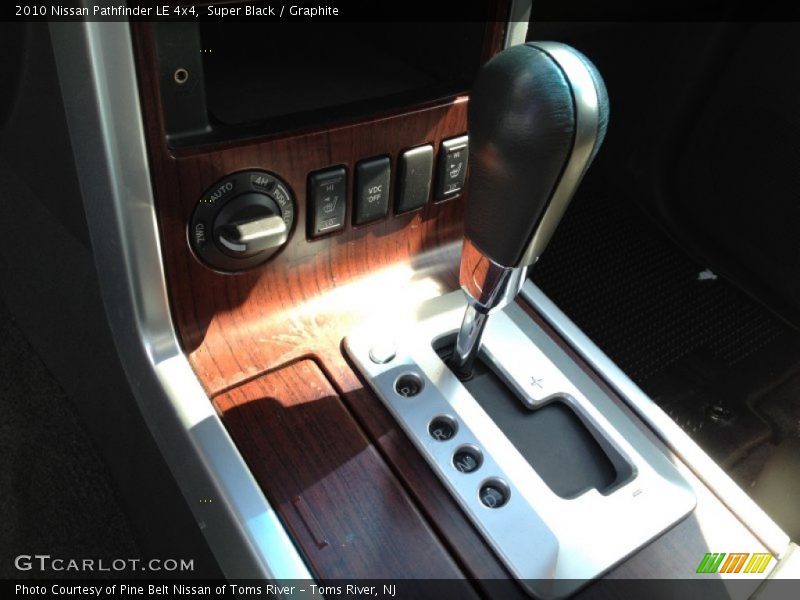 Super Black / Graphite 2010 Nissan Pathfinder LE 4x4