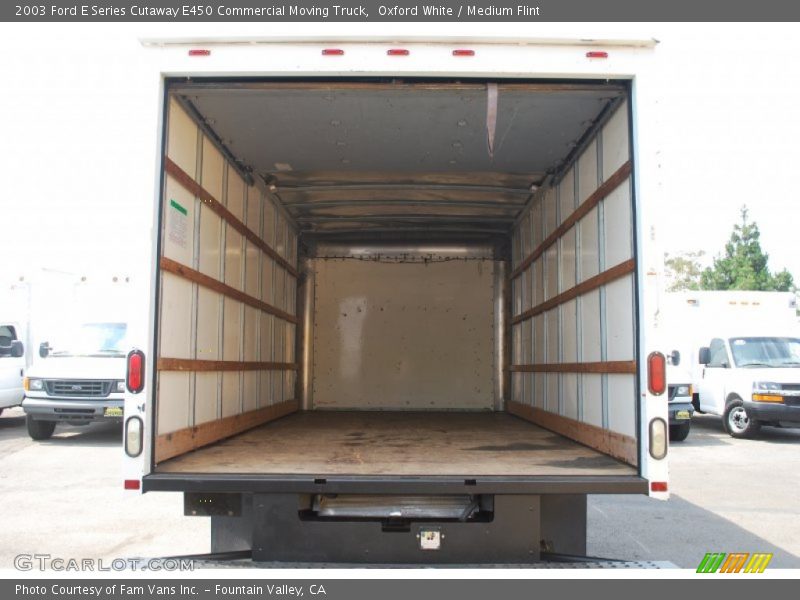 Oxford White / Medium Flint 2003 Ford E Series Cutaway E450 Commercial Moving Truck