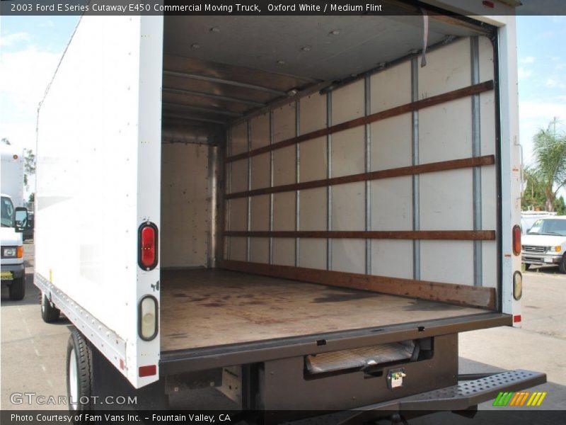 Oxford White / Medium Flint 2003 Ford E Series Cutaway E450 Commercial Moving Truck