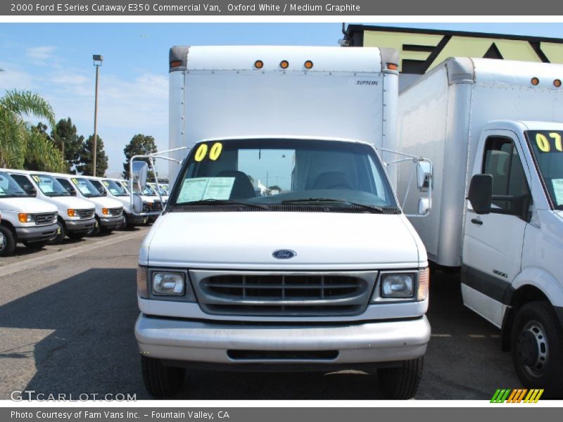 Oxford White / Medium Graphite 2000 Ford E Series Cutaway E350 Commercial Van