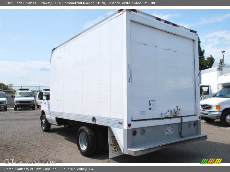  2005 E Series Cutaway E450 Commercial Moving Truck Oxford White