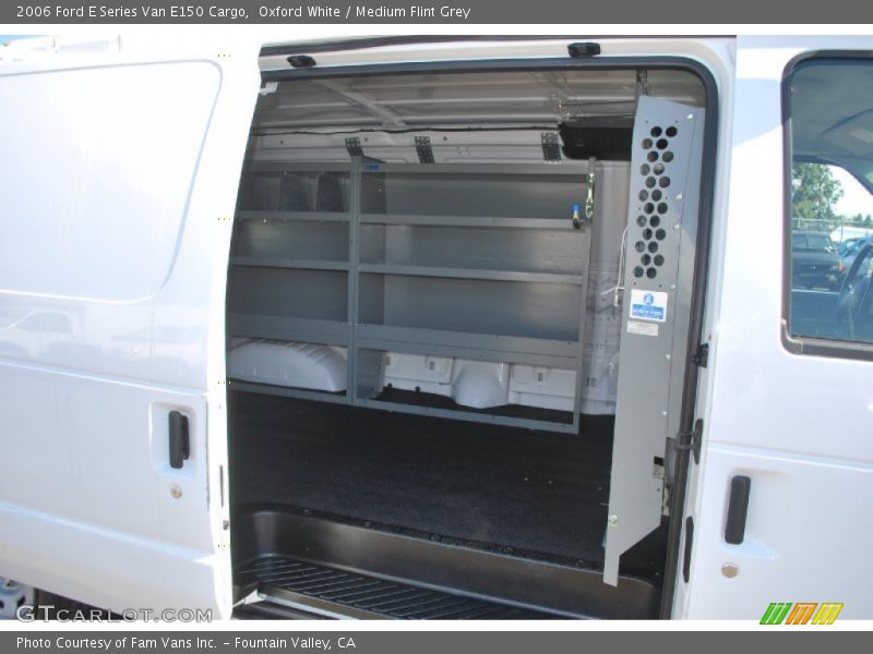 Oxford White / Medium Flint Grey 2006 Ford E Series Van E150 Cargo