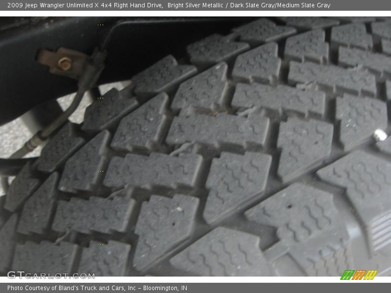 Bright Silver Metallic / Dark Slate Gray/Medium Slate Gray 2009 Jeep Wrangler Unlimited X 4x4 Right Hand Drive