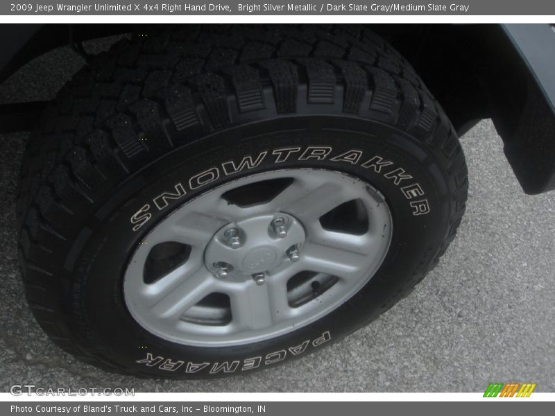 Bright Silver Metallic / Dark Slate Gray/Medium Slate Gray 2009 Jeep Wrangler Unlimited X 4x4 Right Hand Drive