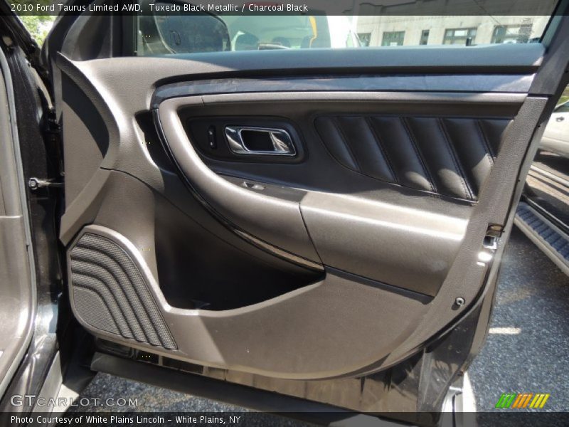 Tuxedo Black Metallic / Charcoal Black 2010 Ford Taurus Limited AWD