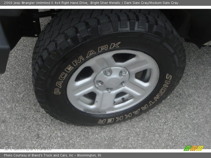 Bright Silver Metallic / Dark Slate Gray/Medium Slate Gray 2009 Jeep Wrangler Unlimited X 4x4 Right Hand Drive